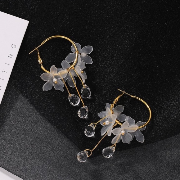 1 LEFT! Gold Hoops/Translucent Flowers Earrings - Picture 5 of 6